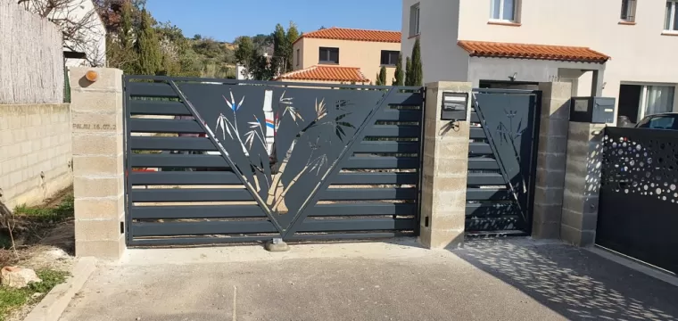 Création et pose d'un portail acier dans les Pyrénées-Orientales, Néfiach, Métallerie Art Concept