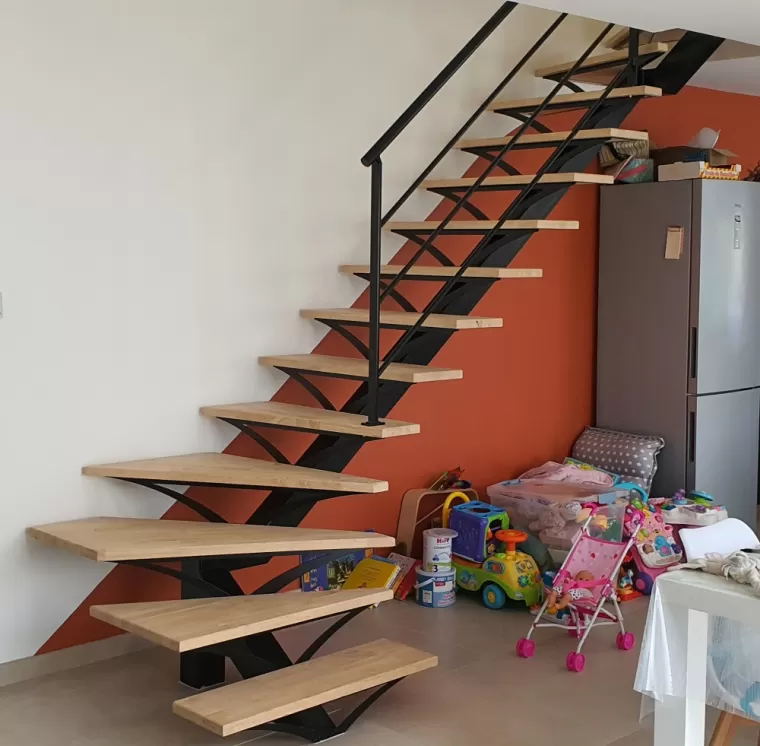 Création 3D et installation d'un escalier en acier sur mesure vers Thuir, Néfiach, Métallerie Art Concept