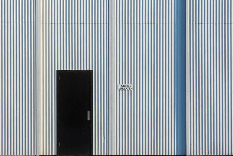 Installation d'une porte blindée en acier à Thuir, Néfiach, Métallerie Art Concept